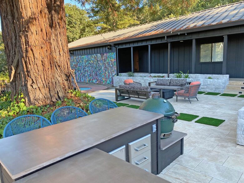Outdoor kitchen with bar area