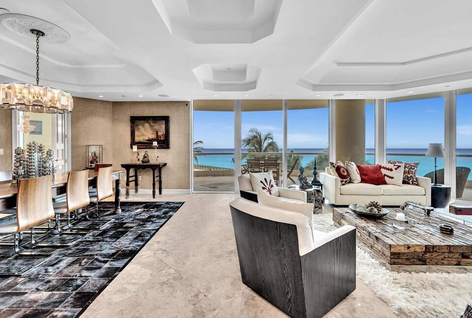 Ultra Luxe Miami Beachfront - Sunny Isles Beach, Florida