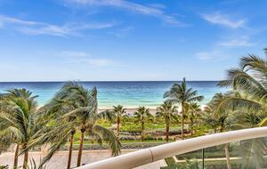 Ultra Luxe Miami Beachfront - Sunny Isles Beach, Florida