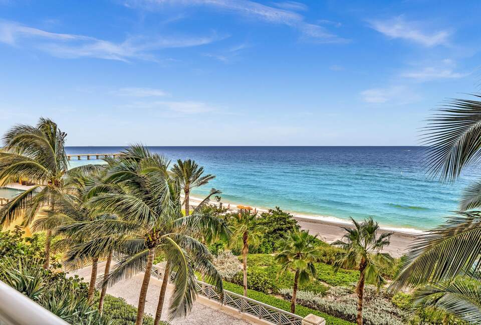 Ultra Luxe Miami Beachfront - Sunny Isles Beach, Florida