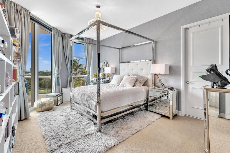 Ultra Luxe Miami Beachfront - Sunny Isles Beach, Florida