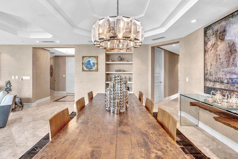 Ultra Luxe Miami Beachfront - Sunny Isles Beach, Florida