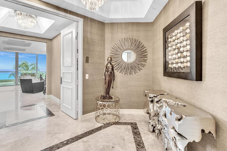 Ultra Luxe Miami Beachfront - Sunny Isles Beach, Florida