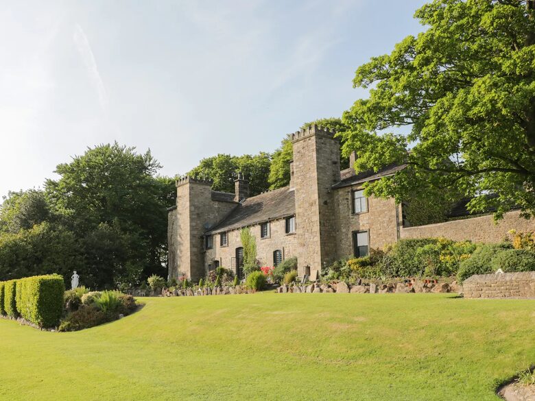 Fernhill Castle - Farnhill, United Kingdom