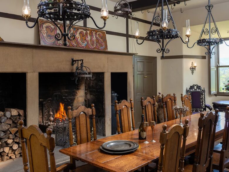Fernhill Castle - Farnhill, United Kingdom