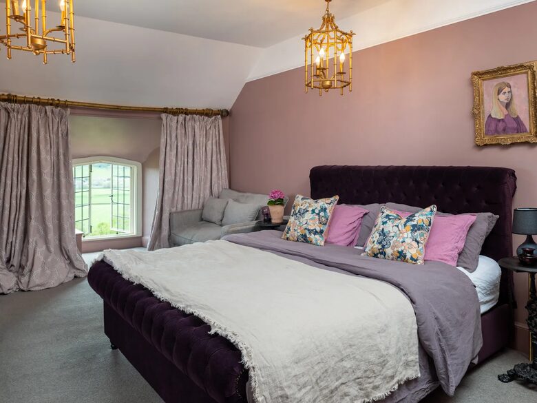 Fernhill Castle - Farnhill, United Kingdom