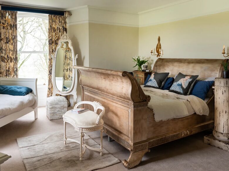 Fernhill Castle - Farnhill, United Kingdom