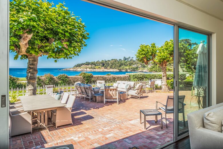 Stunning Pebble Beach Golf Course and Oceanfront Estate - Pebble Beach, California