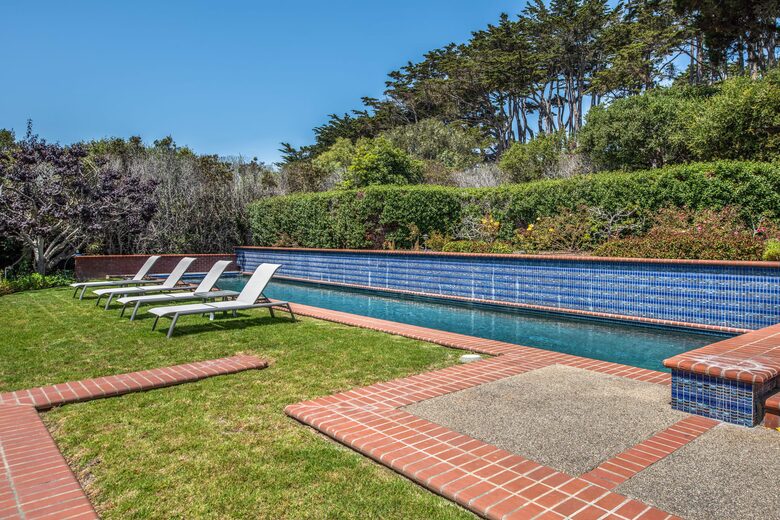 Stunning Pebble Beach Golf Course and Oceanfront Estate - Pebble Beach, California