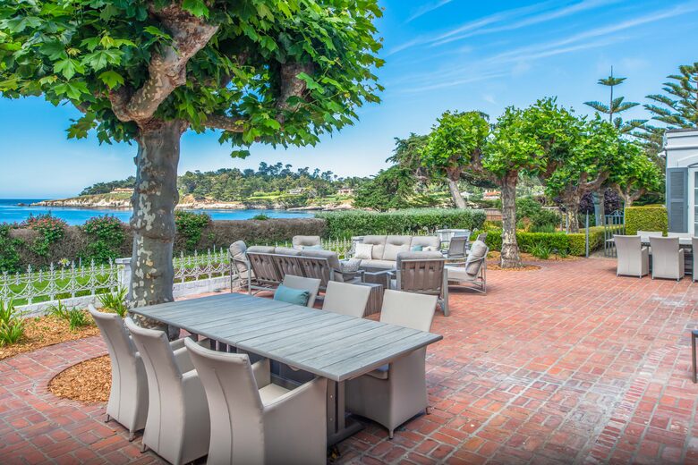 Stunning Pebble Beach Golf Course and Oceanfront Estate - Pebble Beach, California