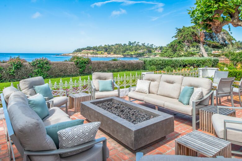 Stunning Pebble Beach Golf Course and Oceanfront Estate - Pebble Beach, California