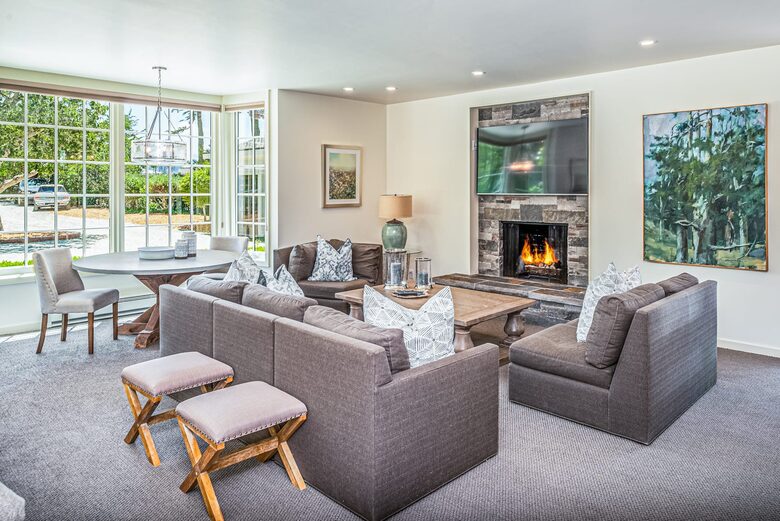 Stunning Pebble Beach Golf Course and Oceanfront Estate - Pebble Beach, California