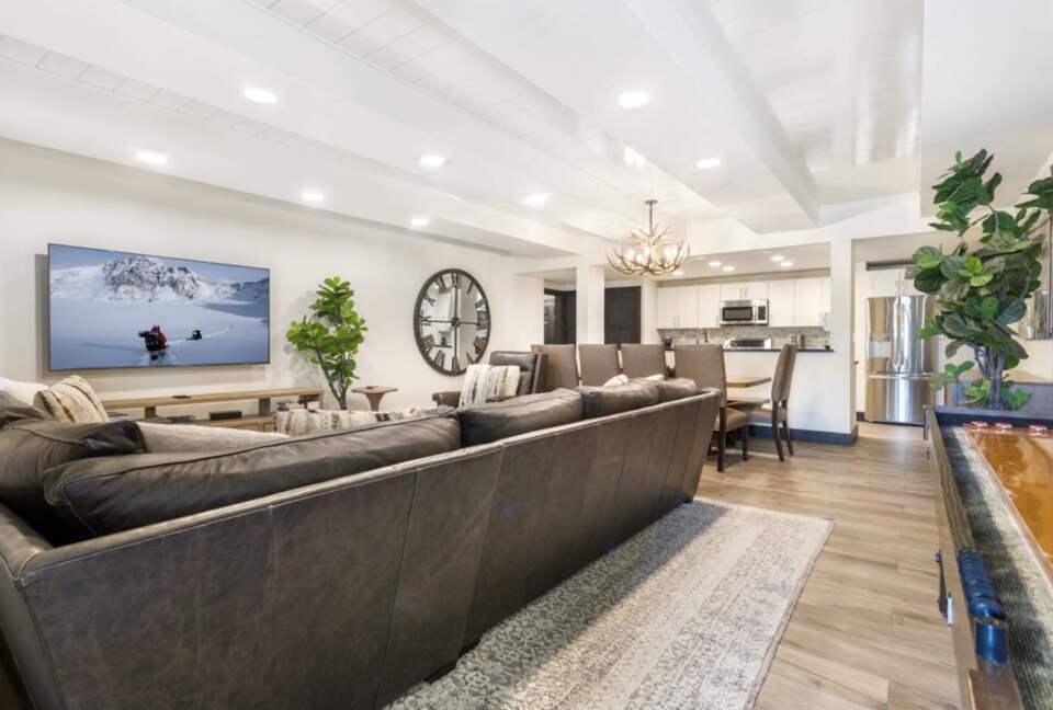 Stunning Avon Condo at The Lodge | Walk to Beaver Creek Gondola - Avon, Colorado