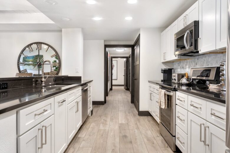 Stunning Avon Condo at The Lodge | Walk to Beaver Creek Gondola - Avon, Colorado