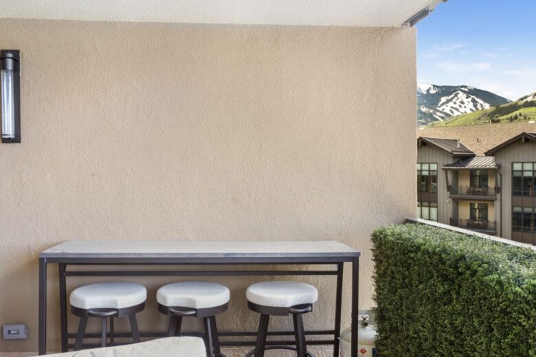 Stunning Avon Condo at The Lodge | Walk to Beaver Creek Gondola - Avon, Colorado
