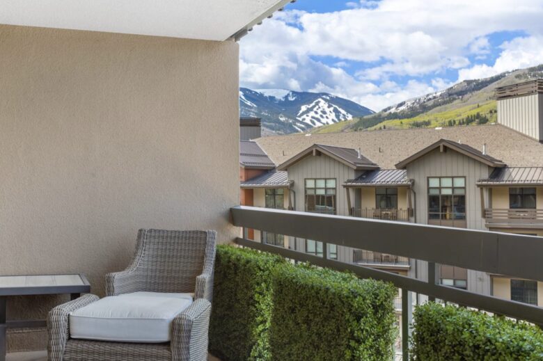 Stunning Avon Condo at The Lodge | Walk to Beaver Creek Gondola - Avon, Colorado