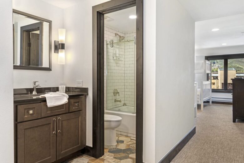 Stunning Avon Condo at The Lodge | Walk to Beaver Creek Gondola - Avon, Colorado