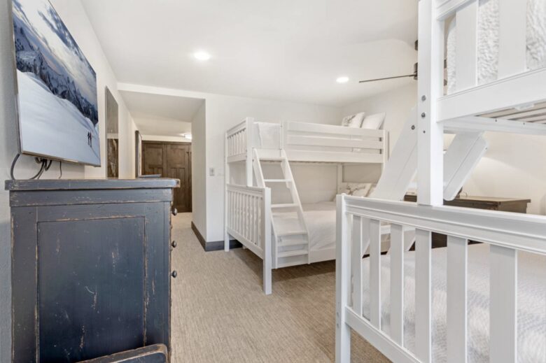 Stunning Avon Condo at The Lodge | Walk to Beaver Creek Gondola - Avon, Colorado
