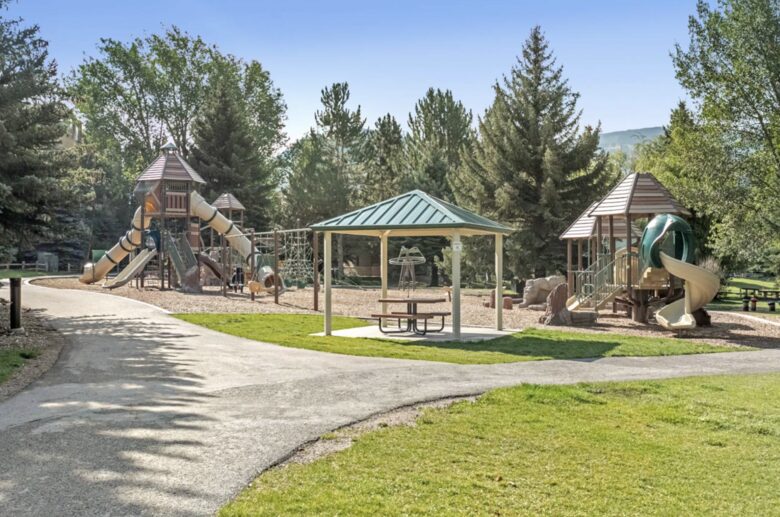 Stunning Avon Condo at The Lodge | Walk to Beaver Creek Gondola - Avon, Colorado