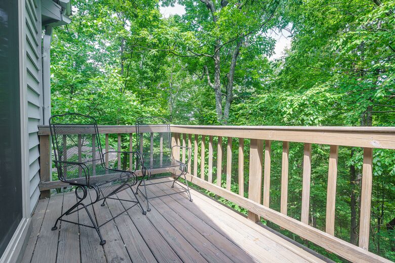 Wintergreen Retreat: Steps to Great Hiking on the Appalachain Trail - Wintergreen Resort, Virginia