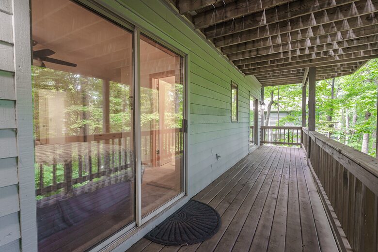 Wintergreen Retreat: Steps to Great Hiking on the Appalachain Trail - Wintergreen Resort, Virginia