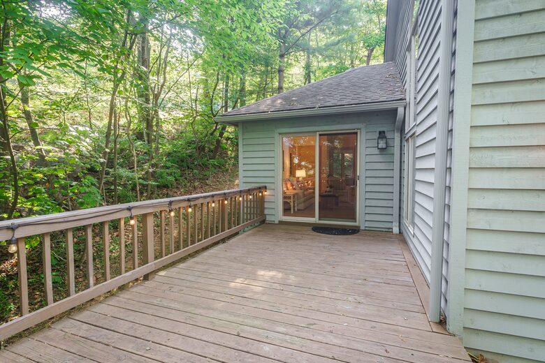 Wintergreen Retreat: Steps to Great Hiking on the Appalachain Trail - Wintergreen Resort, Virginia