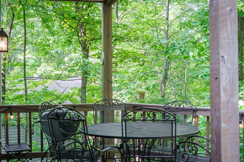 Wintergreen Retreat: Steps to Great Hiking on the Appalachain Trail - Wintergreen Resort, Virginia