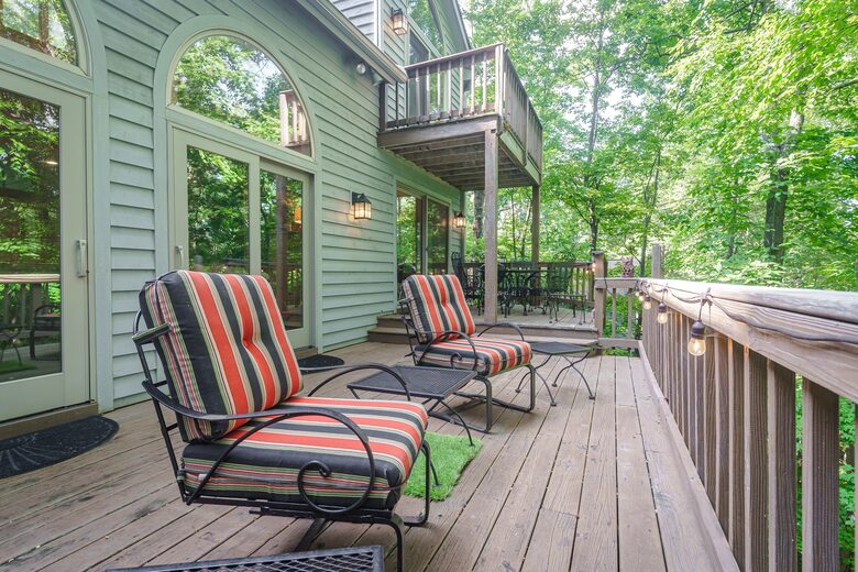 Wintergreen Retreat: Steps to Great Hiking on the Appalachain Trail - Wintergreen Resort, Virginia