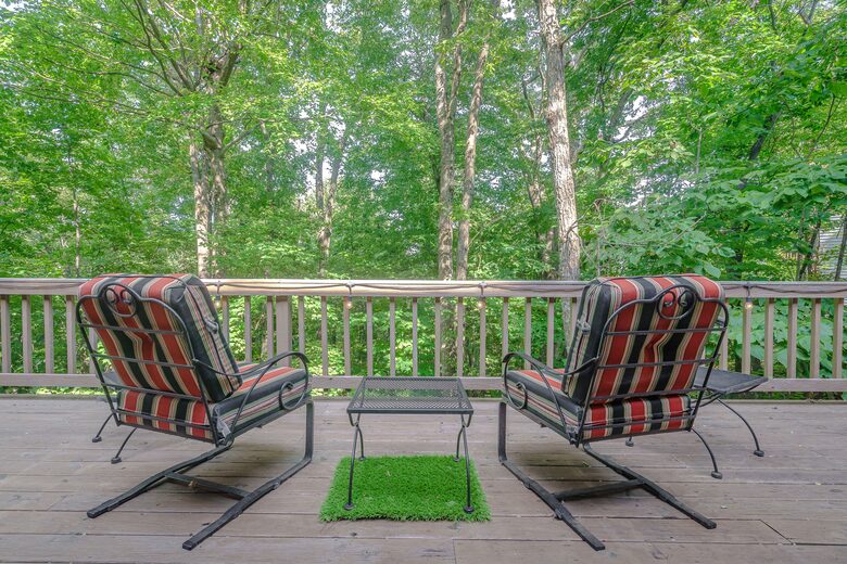 Wintergreen Retreat: Steps to Great Hiking on the Appalachain Trail - Wintergreen Resort, Virginia