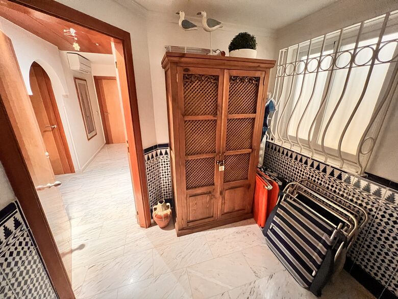 Lovely Beachfront apartment with stunning sea views - l'Alfàs del Pi, Spain