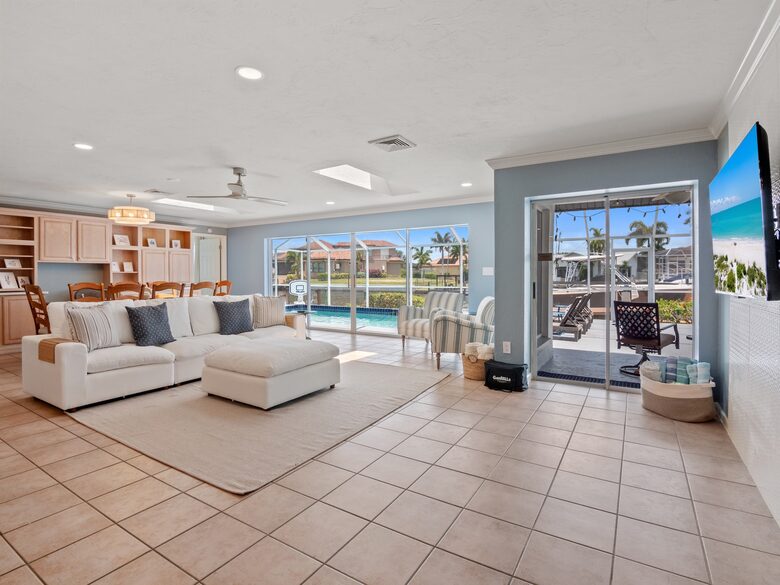 Waterloo - Cape Coral, Florida