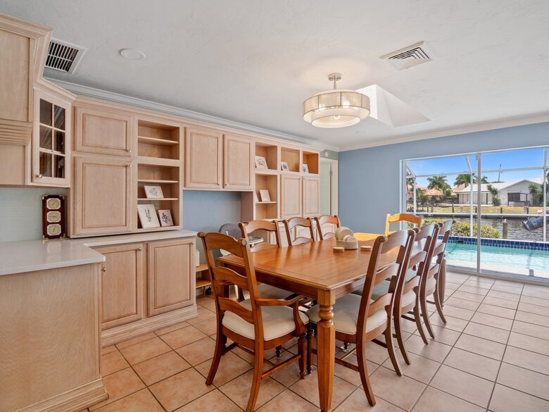 Waterloo - Cape Coral, Florida