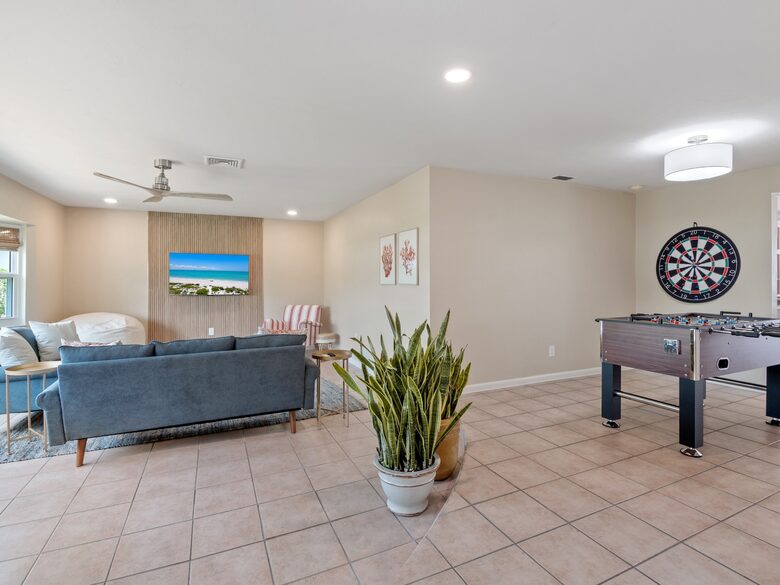 Waterloo - Cape Coral, Florida