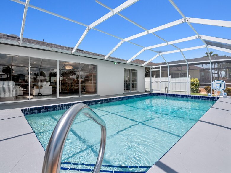 Waterloo - Cape Coral, Florida