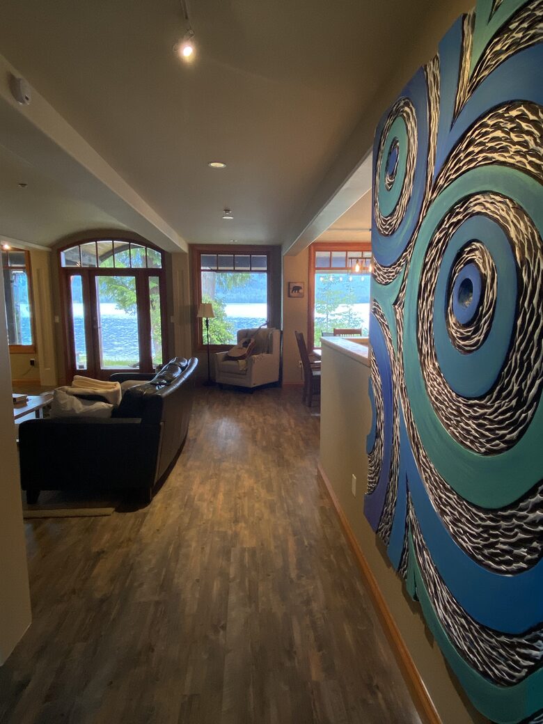 Tranquil Waterfront Escape on Tofino Inlet - Tofino, Canada