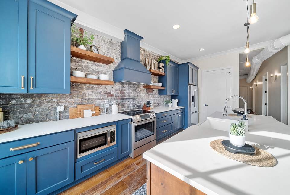 Knoxtopia | Brand-New Downtown Knoxville Apartment in Historic Century Building - Knoxville, Tennessee