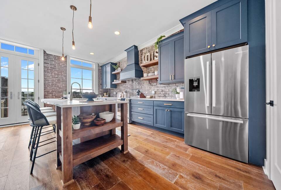 Knoxtopia | Brand-New Downtown Knoxville Apartment in Historic Century Building - Knoxville, Tennessee