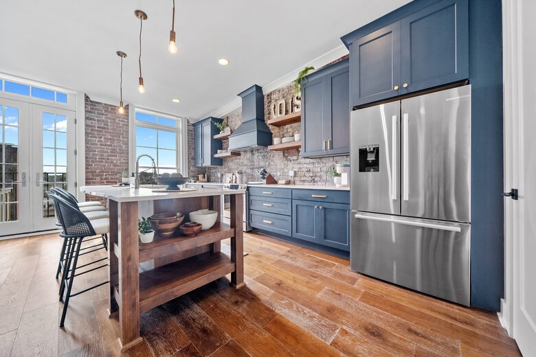 Knoxtopia | Brand-New Downtown Knoxville Apartment in Historic Century Building - Knoxville, Tennessee