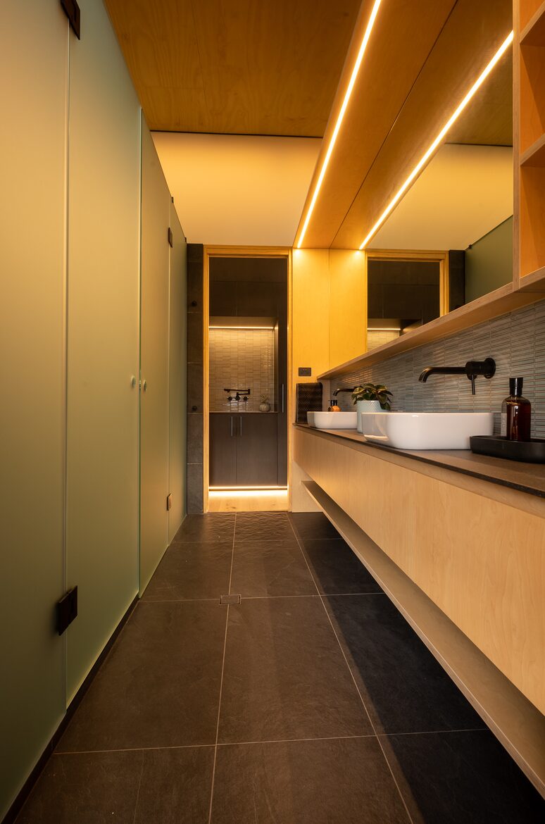 Kurui Cabin | Noosa Hinterland Luxury Retreat - Cooroy, Australia