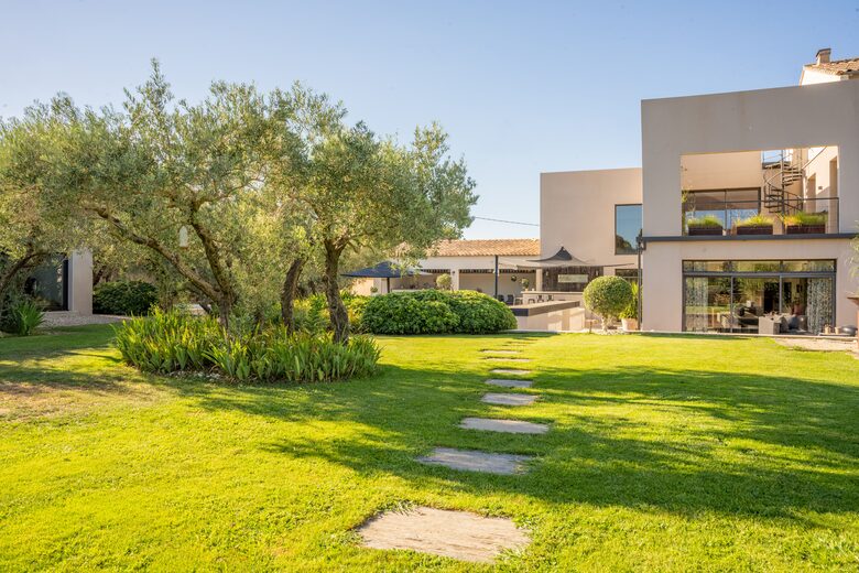 LA VILLA - Saint-Rémy-de-Provence, France