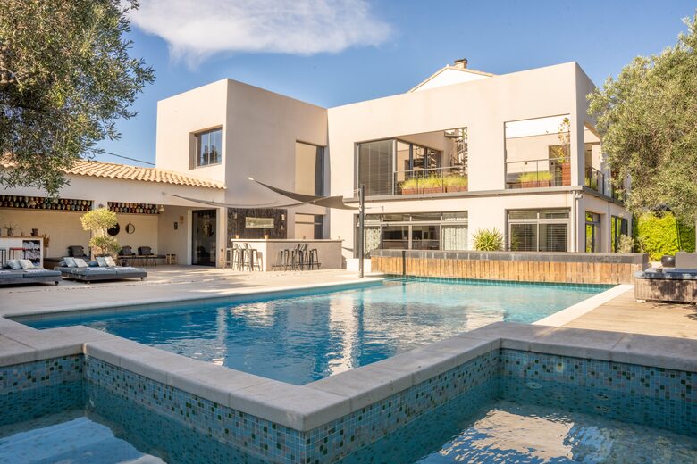 LA VILLA - Saint-Rémy-de-Provence, France