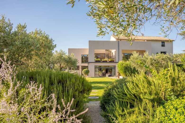 LA VILLA - Saint-Rémy-de-Provence, France