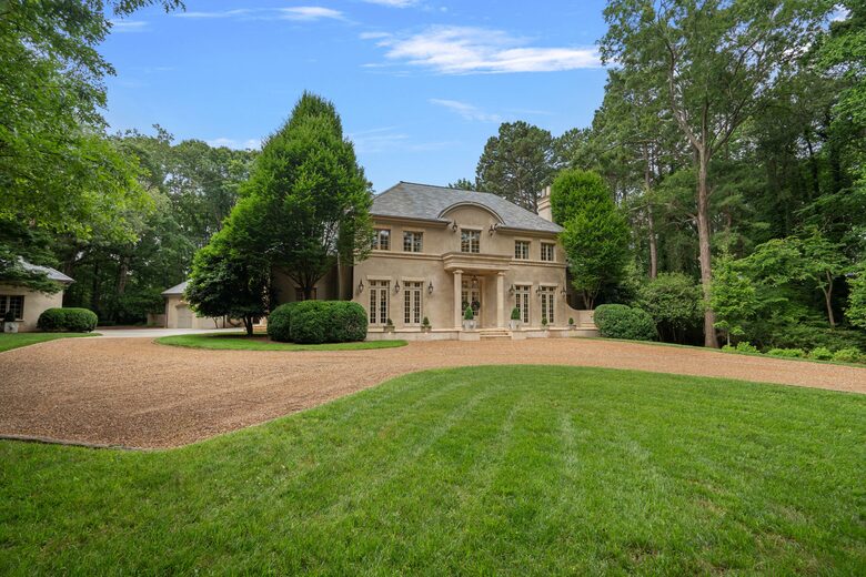 Charlotte Château - Charlotte, North Carolina