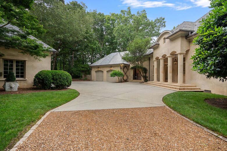 Charlotte Château - Charlotte, North Carolina