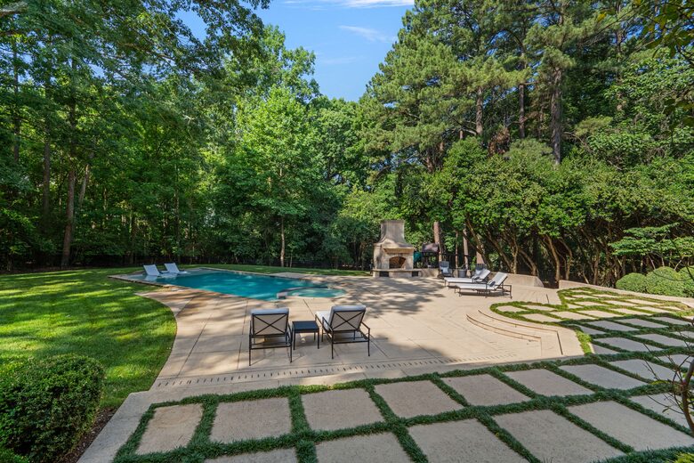 Charlotte Château - Charlotte, North Carolina