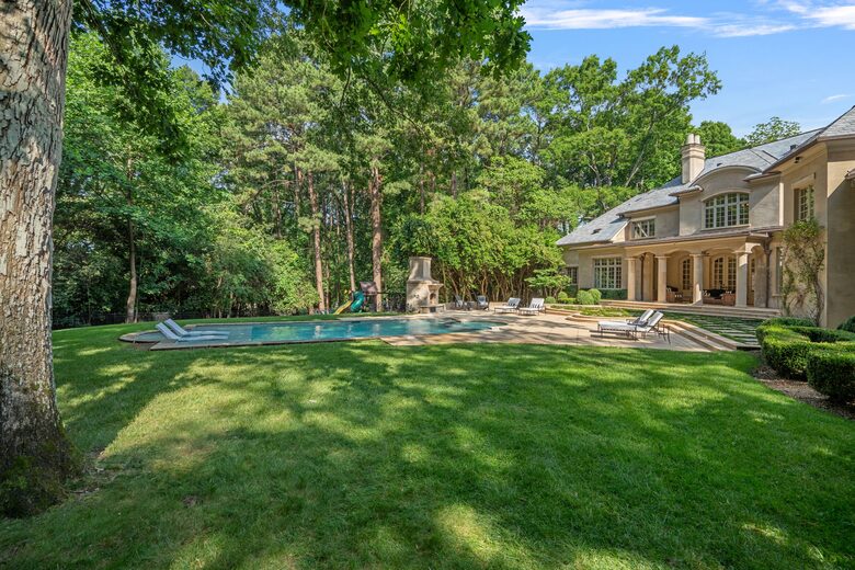 Charlotte Château - Charlotte, North Carolina