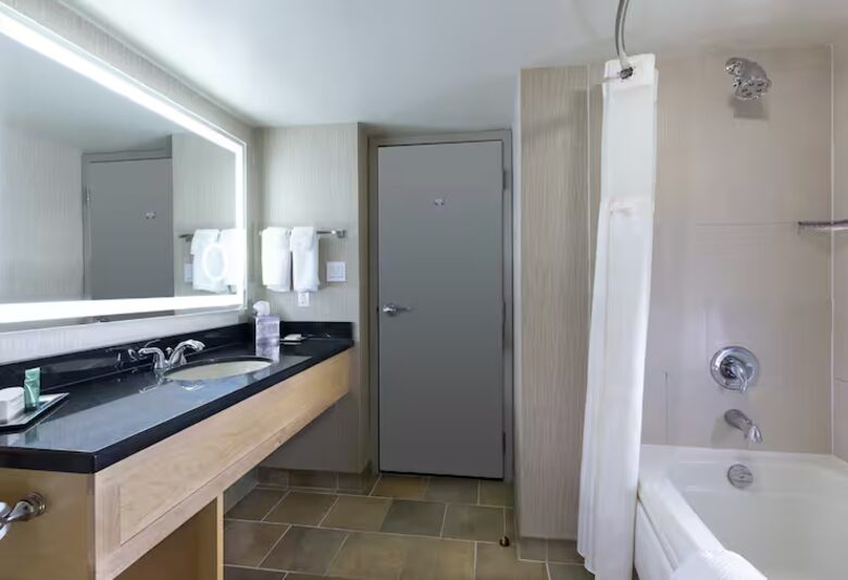 Hilton Whistler Resort & Spa | Adjoining Rooms - Whistler, Canada