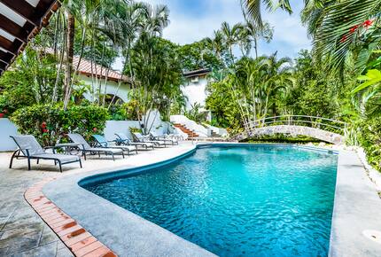Casa Blanca Two: Serene Beach House Steps from Tamarindo's Surf - Tamarindo, Costa Rica