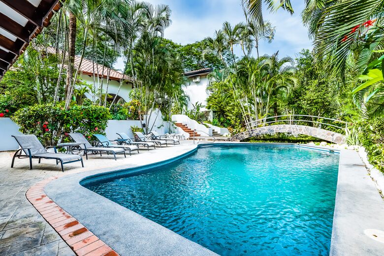 Casa Blanca Two: Serene Beach House Steps from Tamarindo's Surf - Tamarindo, Costa Rica
