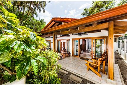 Casa Blanca Two: Serene Beach House Steps from Tamarindo's Surf - Tamarindo, Costa Rica